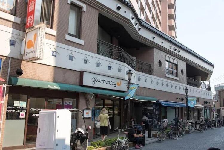 周辺 グルメシティ町屋店