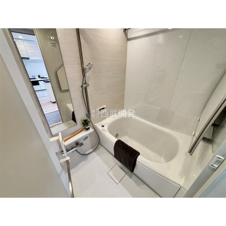 風呂 換気乾燥機付きの浴室は、雨の日でも洗濯ができるのでとても便利です。梅雨の時期でもこれで安心ですね。