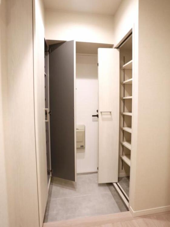 収納 玄関には収納豊富なシューズクローゼットも完備。雑多な玄関でなくスッキリ空間にできるよう設計しました。