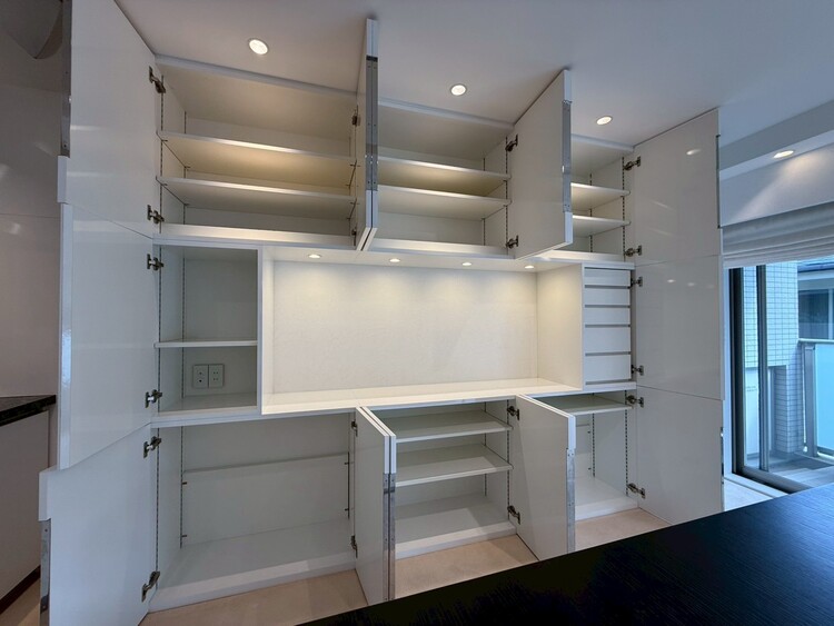 その他 収納スペースが付いていて、お部屋を広く使っていただけます。