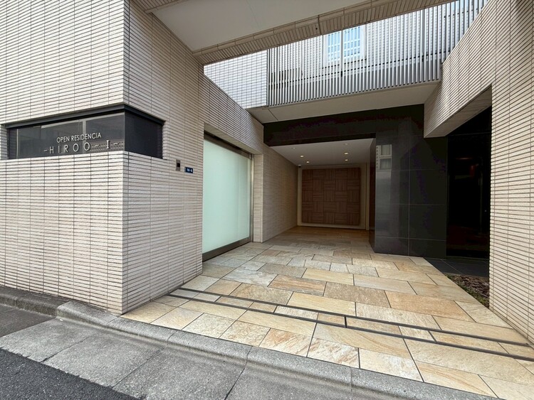 その他 上質感漂う玄関アプローチです。