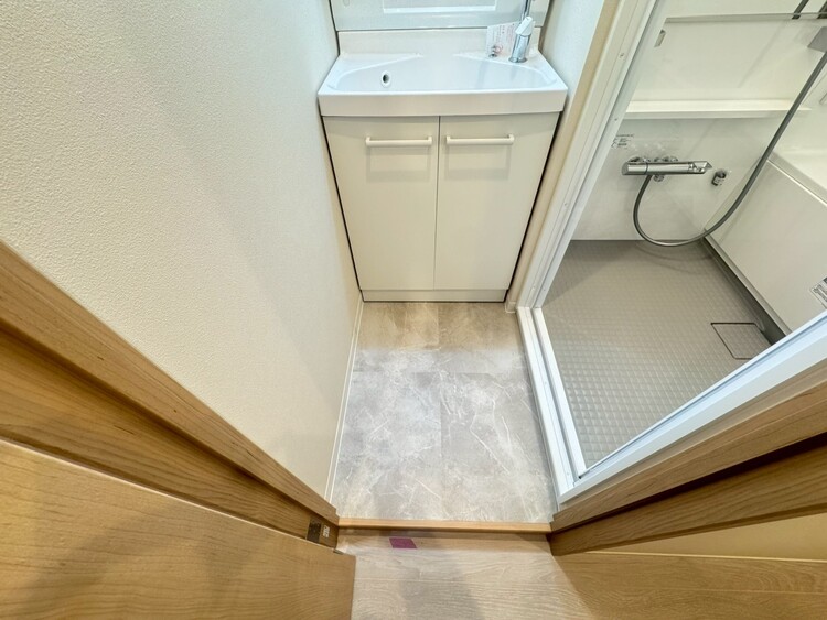 その他 十分な広さの脱衣所。