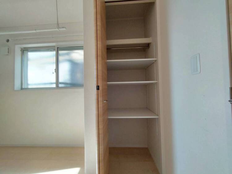 その他 収納スペースが付いていて、お部屋を広く使っていただけます。