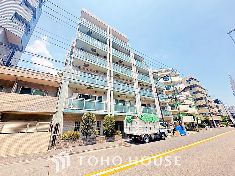 外観 漂う上質な空気感、マンションに入れば「おかえりなさい」と笑顔で迎えてくれるエントランス。最良の心配りを感じるマンションでした。