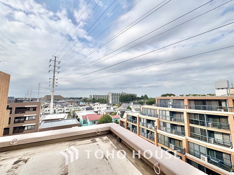 バルコニー 【the view of the sunlight】日差しと景色を取り入れつつ、プライベートな空間を演出するバルコニー