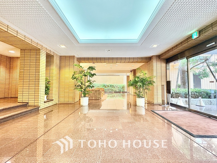 エントランス 【Breeze, green scent】澄み切った空気。移ろう季節の中、ゆっくりと流れる時間。幸せを噛みしめる穏やかな生活。