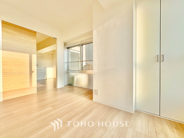 内装 寝室は一日の疲れを癒す大切な空間。快適で落ち着けるおすすめの間取りです。