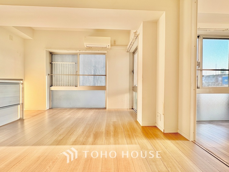 内装 【LIVING】◆住む喜び、楽しさ、感動◆を君と共有したい。いつまでもずっと家族を見渡せるこの広い空間で。