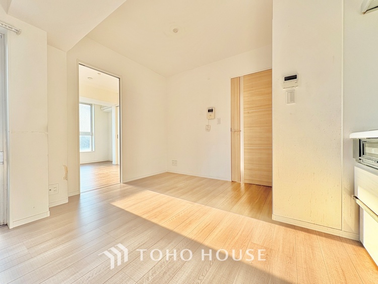 内装 【LIVING】◆扉を◆開くとこの景色。家族の”おかえり”の声が聞こえてきそう。