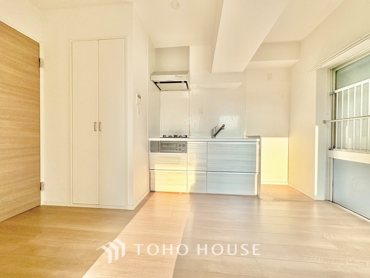 その他 【Kitchen】調理しながらもご家族のお顔が見れるカウンターキッチン。ついつい料理中お子様の様子が気になるもの。安心してお料理に取り組んでいただけます。会話だって自然とはずむはず。