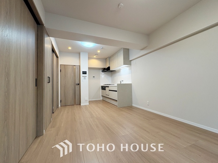 内装 【LIVING】◆扉を◆開くとこの景色。家族の”おかえり”の声が聞こえてきそう。