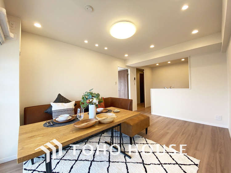 内装 柔らかな陽のそそぐ心地よいリビングダイニング