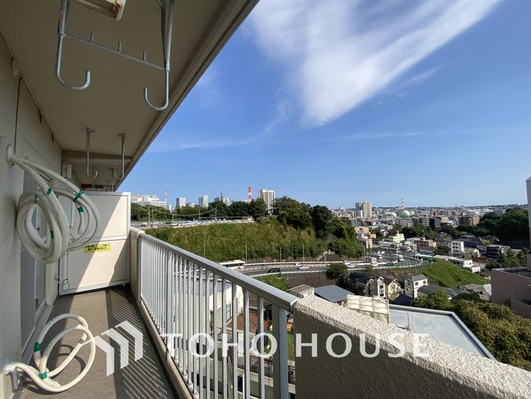 バルコニー 陽当たり良好なバルコニー