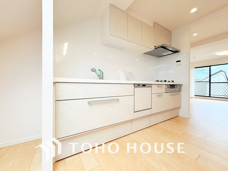 キッチン シンプルな部屋の雰囲気に溶け合うナチュラルキッチン