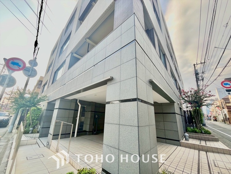 内装 見上げれば高い空。手を伸ばせば吸い込まれそうな突き抜ける空間。空が高いと気持ちも高揚します。空さえも楽しむ生活を始めませんか。