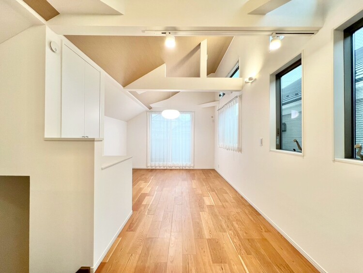 居間 快適に・伸びやかに。心の潤いを求める方々へ。