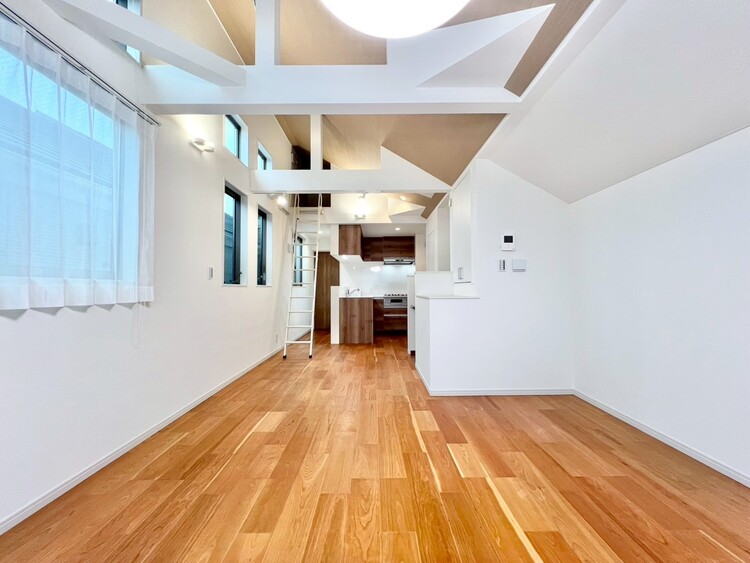 居間 居心地の良い空間に仕上がっております。