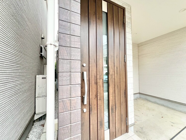 玄関 清潔感のある落ち着いた雰囲気の玄関です。