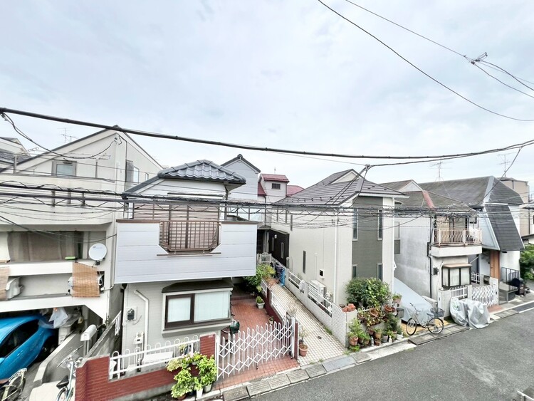 バルコニー 眺望や窓からの景色が良いと、家で過ごす時間も快適です。