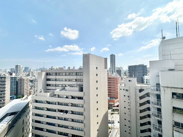 バルコニー 陽当たり・通風・開放感に恵まれた環境です。