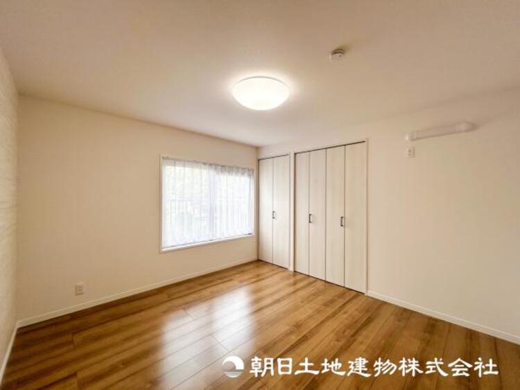 内装 【洋室】人間の感性を育むプライベートルームはシンプルが１番！読書やネット、大切な一人の時間も充実したものにできます。