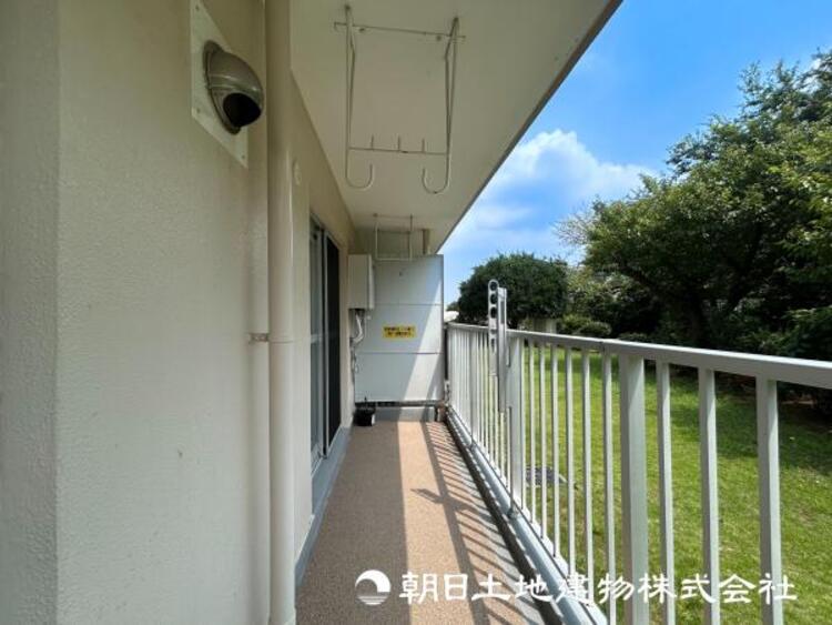 バルコニー 【バルコニー】日々の暮らしの中で当たり前のように光と風を演出してくれるバルコニー、開放的な空間を独占して癒されてください