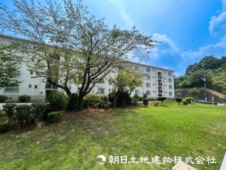 その他 【眺望】時間のゆとりと空間、爽やかな陽光がもたらす光と風を贅沢なまでに感じる暮らしがここに始まります。