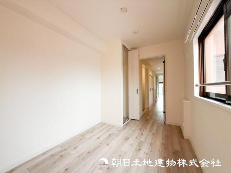 内装 【洋室】一人時間を快適にすごせるように、落ち着いて過ごせる癒しと寛ぎの空間が欲しい。そんな願いを叶えました。