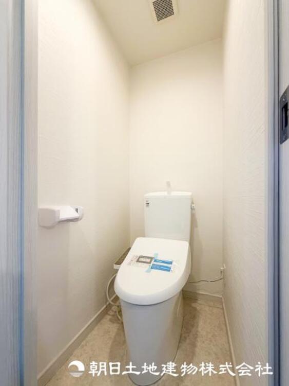 トイレ 【トイレ】大切な1人時間。寛ぎだけではない、快適な生活を送る為に必要なもの。毎日使う場所だから、より快適な空間に。