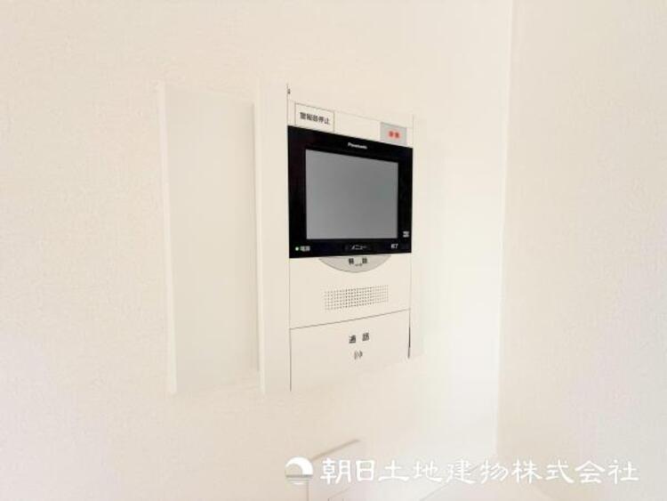 洗面 【モニター付インターホン】お子様のお留守番にも安心なＴＶモニタ付インタホン。来客者を確認できる上に留守中の録画もできます