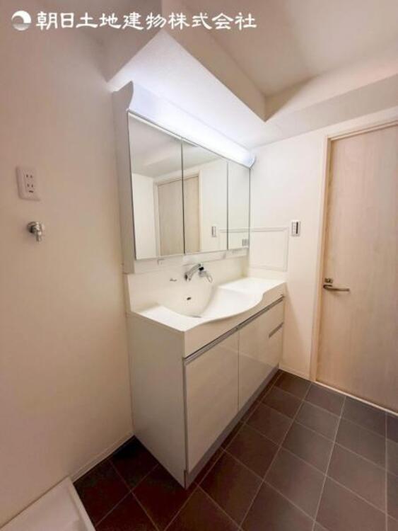 洗面 リフォーム完成につきすぐの見学や資料請求などお気軽にお問い合わせください