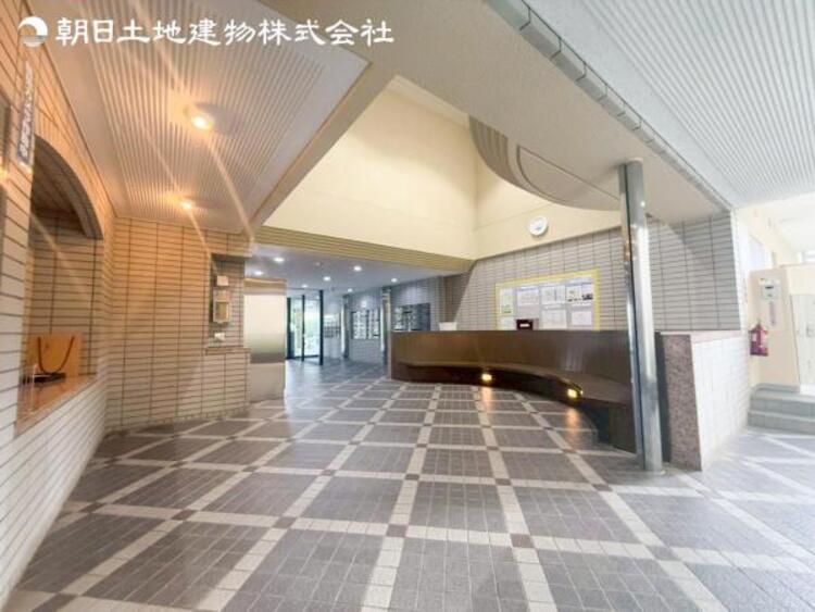 エントランス リフォーム完成につきすぐの見学や資料請求などお気軽にお問い合わせください