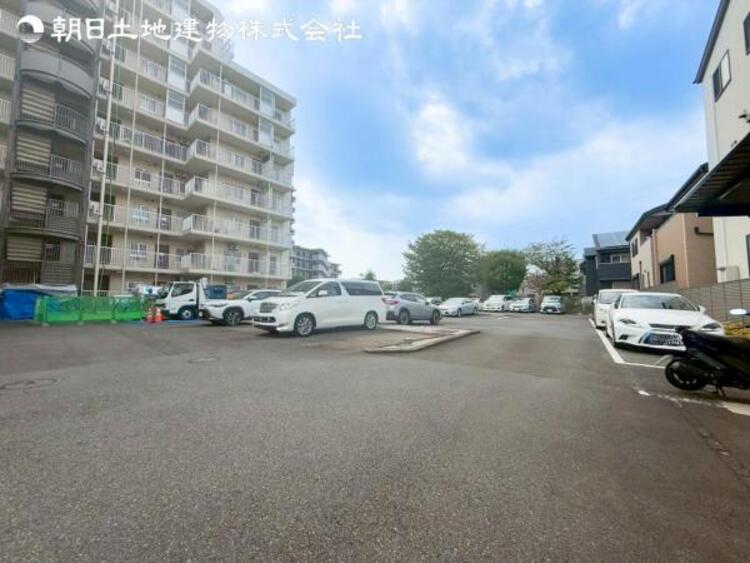 駐車場 リフォーム完成につきすぐの見学や資料請求などお気軽にお問い合わせください