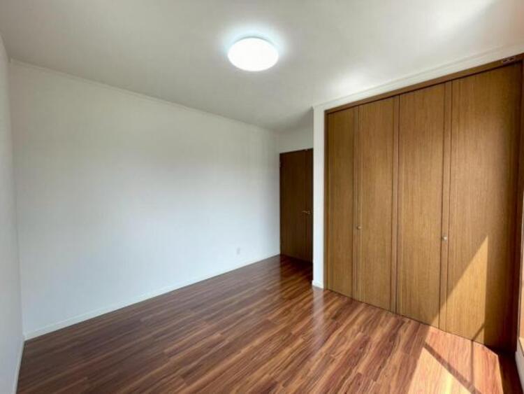 内装 各居室収納がありご家族ごとのアイテムをすっきりとしまえます 