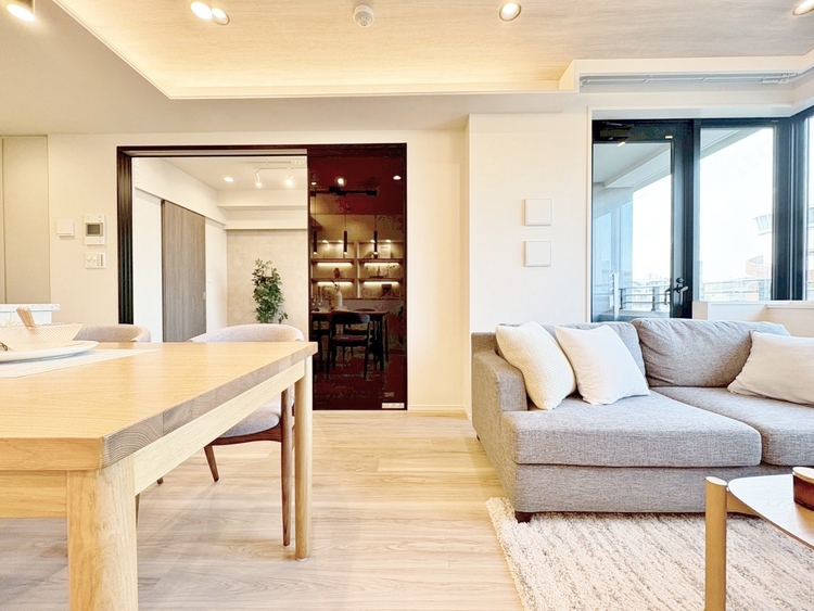 居間 豊かな居住性と、安心感を満たすクオリティが見事に調和した住空間。