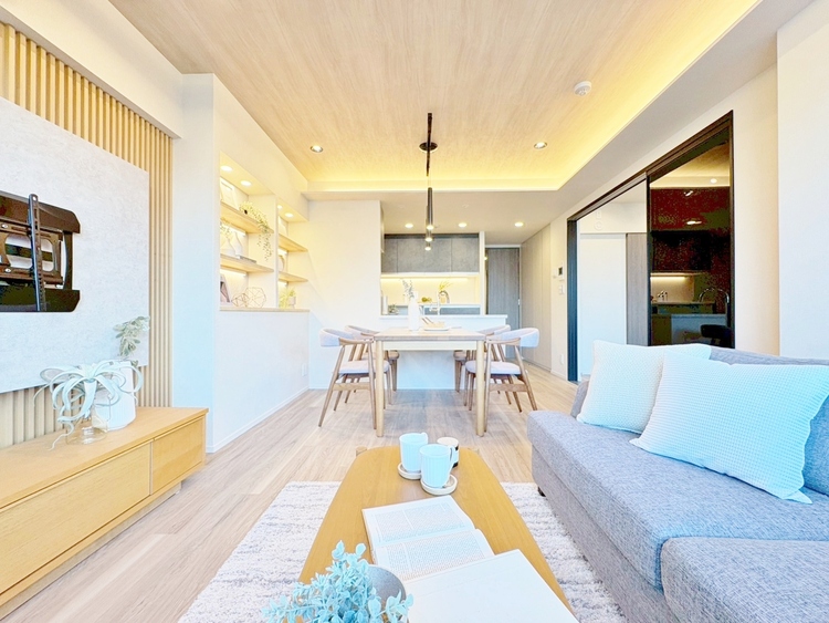 外観 忙しく過ぎゆく日常を置き去るほど、ゆったりした時間が流れるリビング。