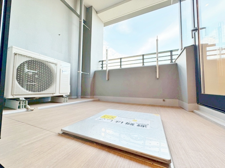 バルコニー 暮らしの中で、光と風を演出してくれるバルコニー。