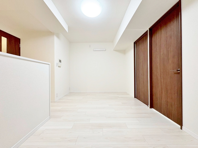 居間 居心地の良い空気感は、暮らしのステージを彩り、心からのやすらぎと満足感を与えてくれます。