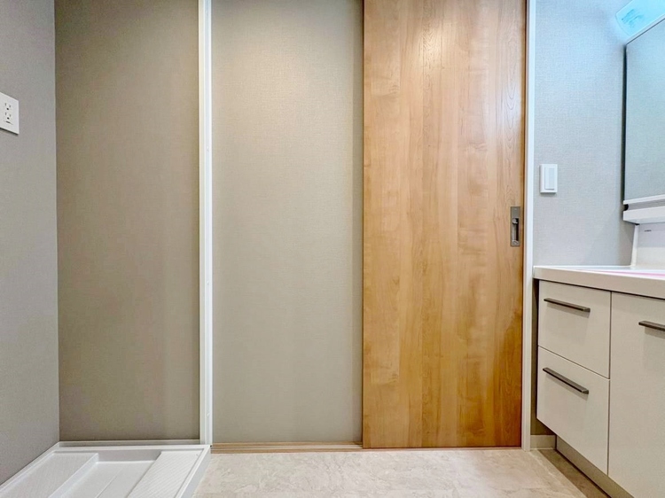 洗面 清潔感と心地よさを重視した、上質感漂うパウダールーム。