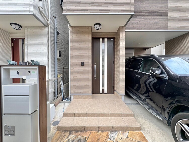 玄関 玄関を開ければ、そこは安らぎのご自宅。