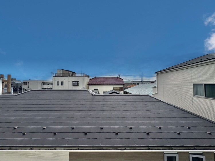 バルコニー 窓を開けると広がる青空。心をリフレッシュして日々を過ごしていきましょう。