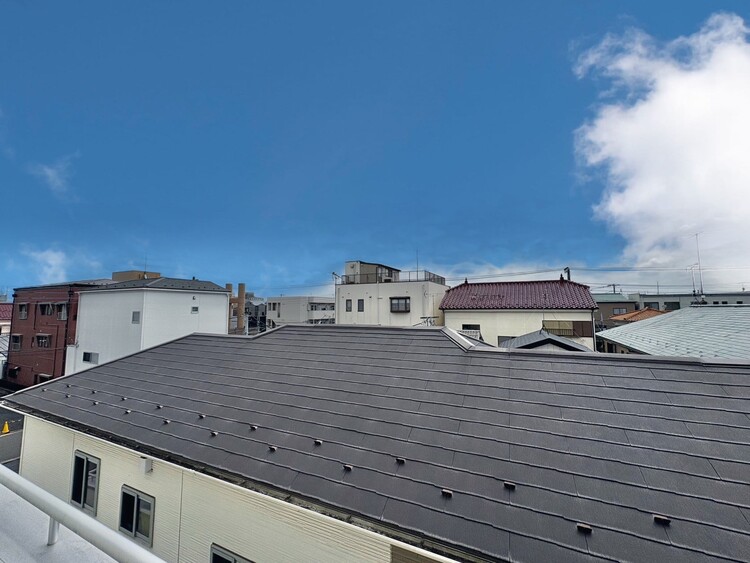 バルコニー 頬をなでる、優しい風を感じることが出来ます。