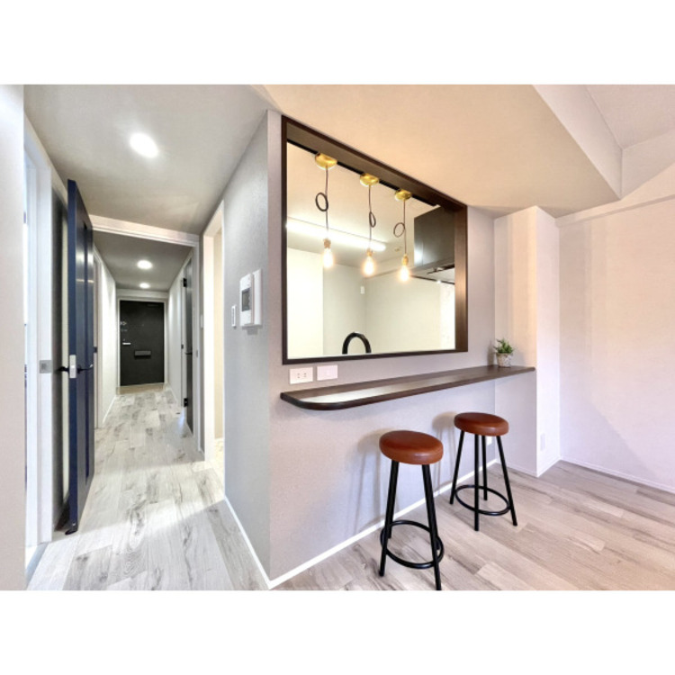 内装 お料理をしながらでもご家族との会話を楽しめる対面キッチンです。リビングを見渡せる作りが人気です。