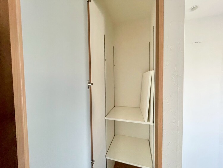 その他 収納スペースが付いていて、お部屋を広く使っていただけます。