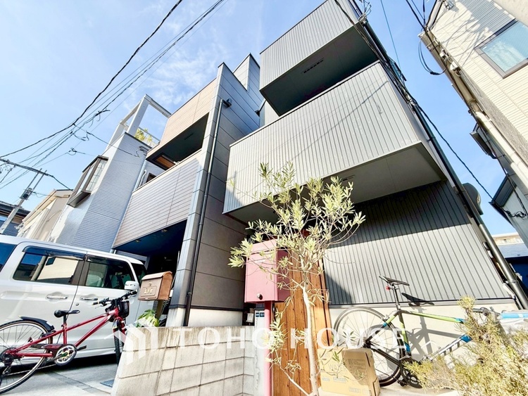 内装 【悠久の時】家族への思いを抱きながら、平和に過ごす悠久の時。あたかかく感じるのは、日当たりだけではない。広く和やかに暮らせる空間と、家族の存在を噛みしめて