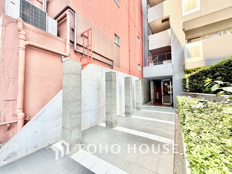 内装 ◆ここに在る◆事も無げに美しく、伝えるには筆舌に尽くし難い。豪華絢爛や華美と言う事ではなく、住まう者にとって暮らし易く心地がいいと言う美しさがこの住まいには込められている。