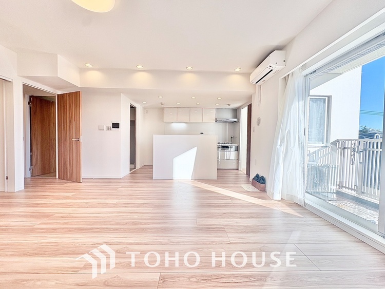 内装 【The beginning of everything】その邸が魅せる気品、重厚感、柔らかさ。それは訪れた人に安らぎを与える特別な空間。すべての始まりをここから。