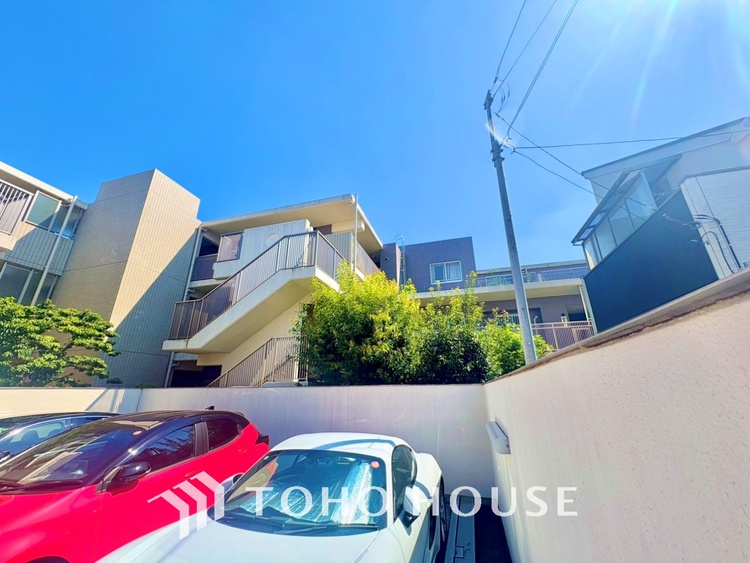 外観 【Space of cure】◆癒しの空間◆採光とセンスを散りばめた空間。それは『柔らかさ』に似た素敵な居場所。そこに暮らす人のことを考えつくり出したものは『癒し』という心地よい居場所なんだと思う