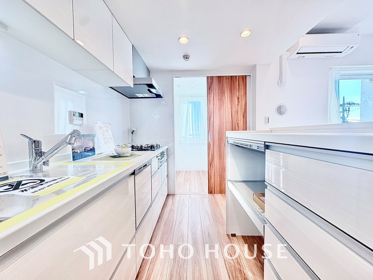 キッチン 【APPEARANCE】◆家族◆愛する家族を一目で見渡せる。家族が集う空間。永遠に続く幸せな毎日を、ここで。