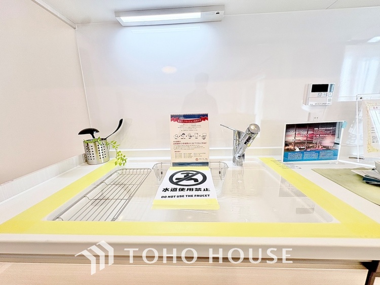 キッチン 【エントランス】よく手が行き届いたエントランス。出入りで必ず目にする場所だから、いつも清潔で管理されているのは嬉しいポイントですね